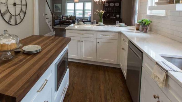 White Shaker cabinets